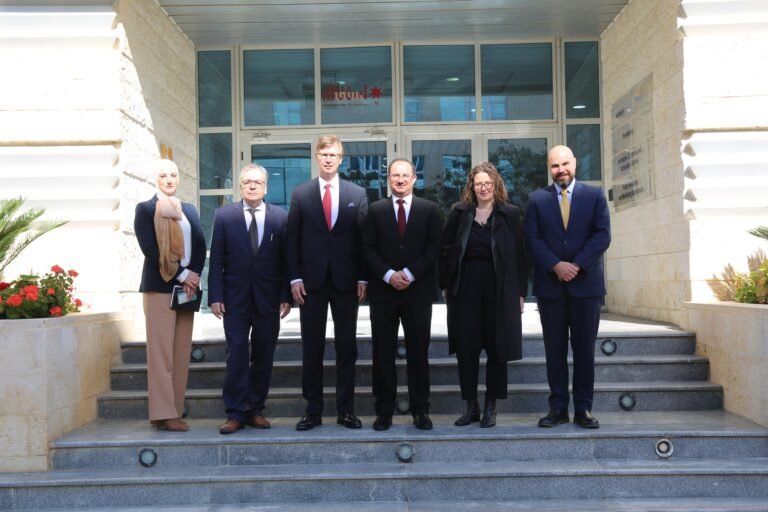 السفير الألماني لدى المملكة يزور الجامعة الألمانية الأردنية