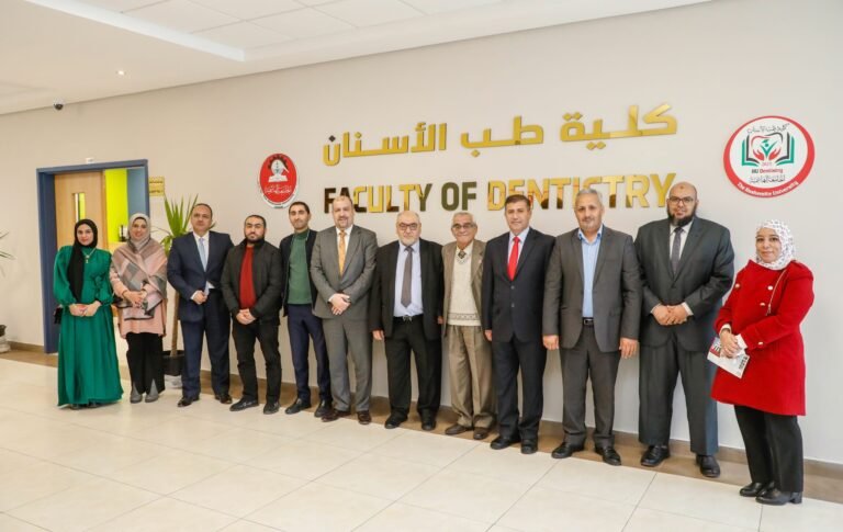 رئيس الجامعة الهاشمية يرعى اللقاء الترحيبي للطلبة الجدد في كلية طب الأسنان