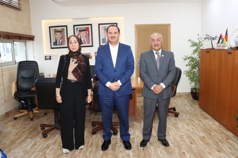 رئيس الجامعة الألمانية الأردنية يستقبل المتدربة الجزائرية الدكتورة سعاد لعلامي