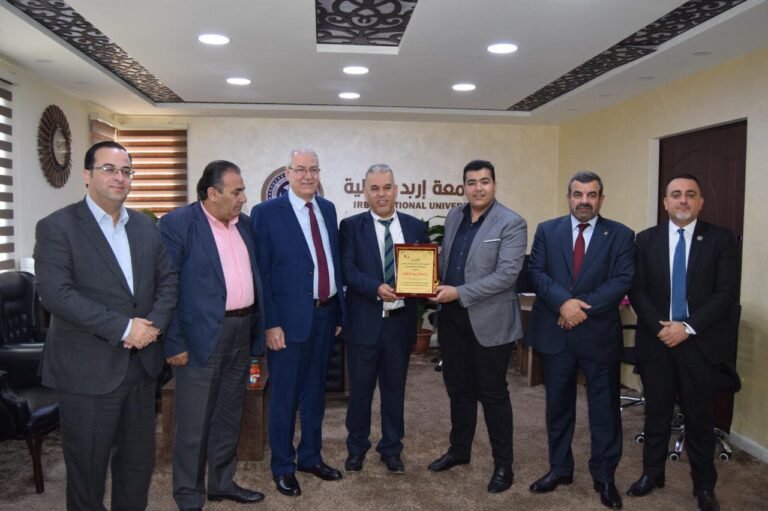 ندوة حوارية حول الحياة الحزبية ودور الشباب والمرأة في الرؤيا الملكية في تحديث المنظومة السياسية في جامعة إربد الأهلية