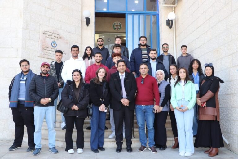 وفد طلابي من الجامعة الألمانية الأردنية يزور إدارة مكافحة المخدرات