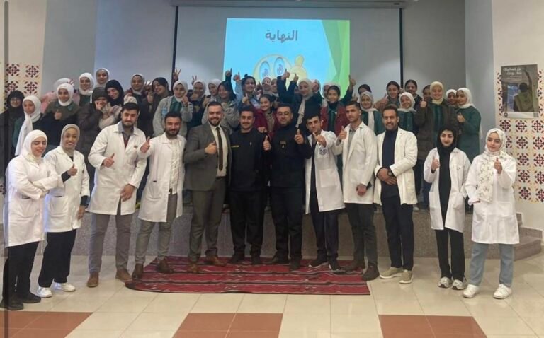 كلية التمريض في جامعة إربد الأهلية تقيم ندوة بعنوان رهاب فقدان الهاتف المحمول في مدرسة الصريح