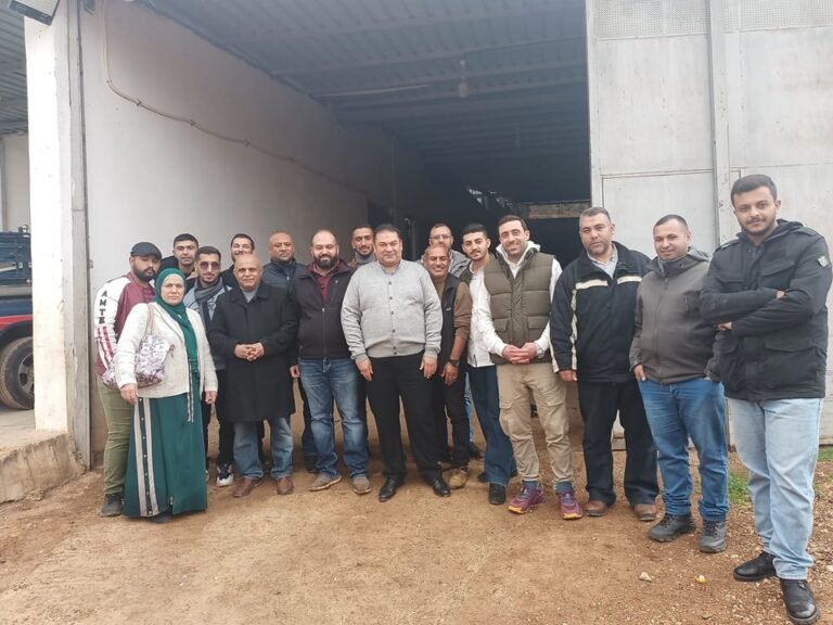 وفد من طلبة زراعة جامعة جرش يزور مزرعة الريف للإنتاج النباتي والحيواني في المفرق