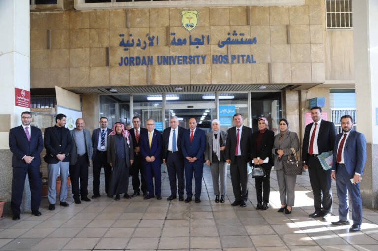 “الصحة النيابية” تطّلع على واقع الخدمات في مستشفى الجامعة وتشارك في افتتاح وحدة العناية المتوسطة للباطنية والجراحة