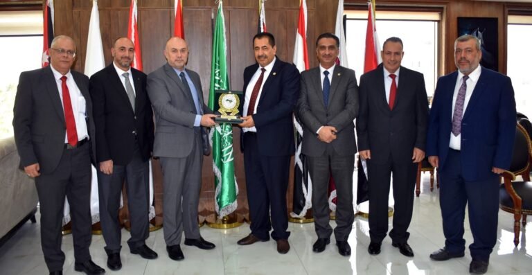 المراشده يستقبل وفدا من المنظمة العربية لاتحاد الاكاديميين والعلماء العرب