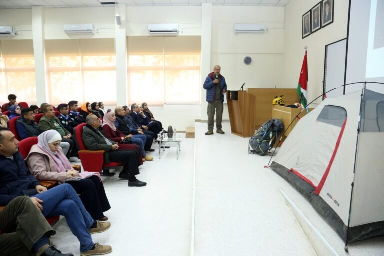 “الآثار والسياحة” في “الأردنية” تنتدي حول السياحة البيئية وسياحة تسلق المرتفعات