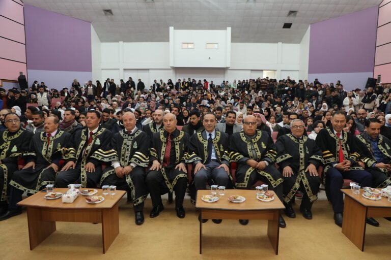 كلية العلوم التربوية في جامعة آل البيت تنظم تكريمًا لطلبتها المتوقع تخرجهم