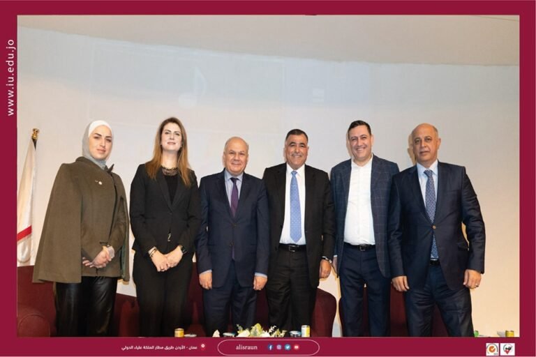 يوم وطني في جامعة الإسراء بعنوان “بوصلتنا فلسطين وتاجها القدس الشريف”