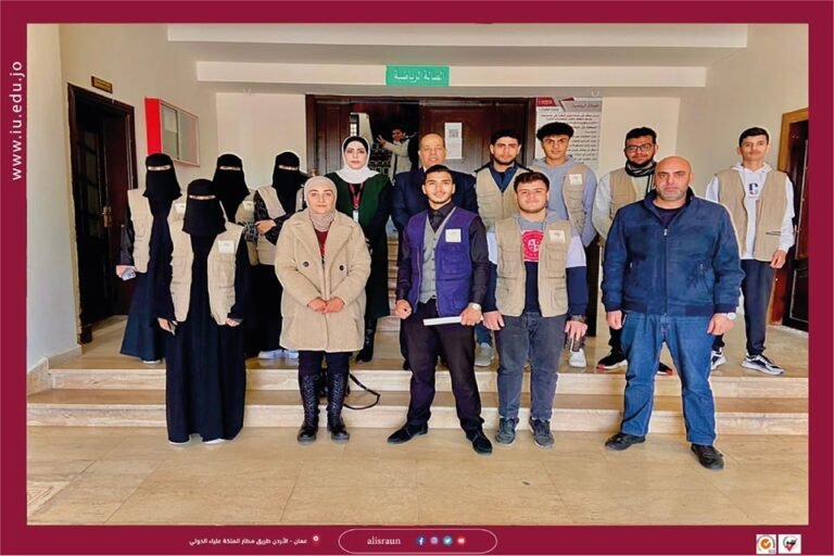 يوماً تطوعياً لطلبة “الإسراء” في بنك الملابس