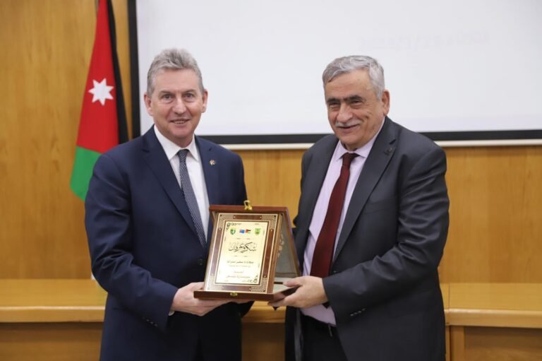 كلية الزراعة في “الأردنية” تنظم ورشة حول “الذكاء الاصطناعي والتعليم الآلي في ري المزروعات وحماية السدود”