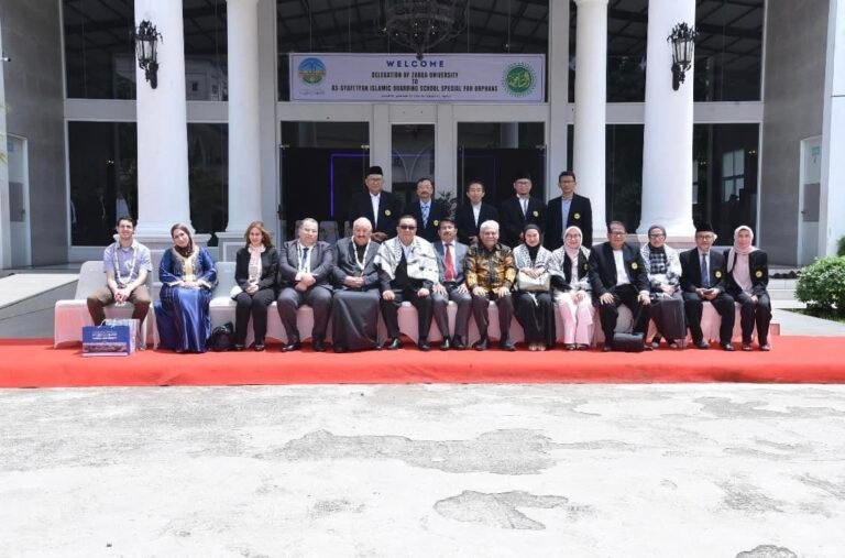 توقيع مذكرة تفاهم بين جامعة الزرقاء والجامعة الشافعية باندونيسيا