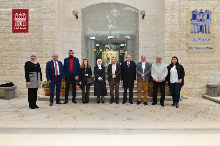 جامعة البترا توقع مذكرة تعاون مع شركة الحوسبة الصحية لتنمية مهارات المعلوماتية الصحية