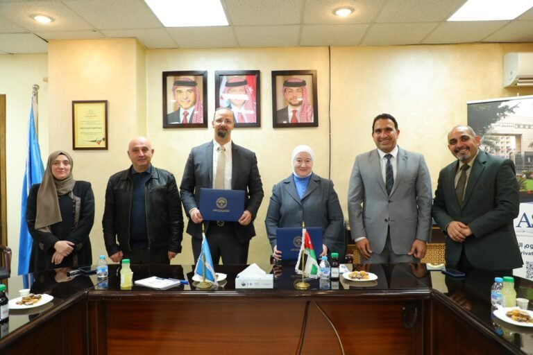 اتفاقية تعاون بين التطبيقية وشركة الرام للصناعات الدوائية