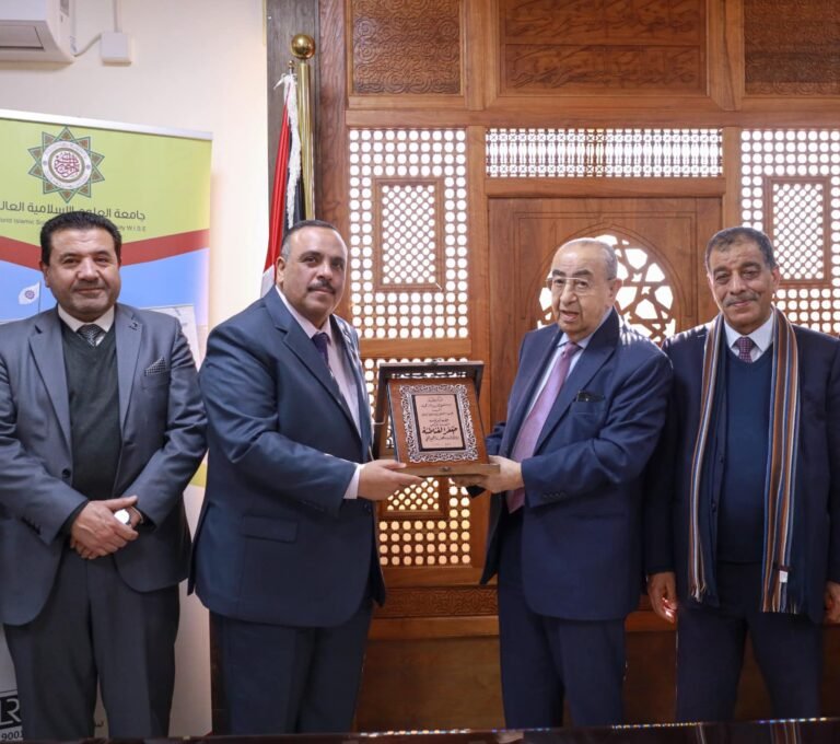 العلوم الإسلامية ومستشفى عمان الجراحي يوقعان اتفاقية تعاون مشترك