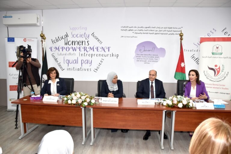 حوارية في “اليرموك” بعنوان “دور المرأة في المجالس المنتخبة في التمكين السياسي والمساءلة المجتمعية”