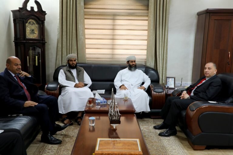 وفد من مكتب الإفتاء في سلطنة عمان يزور جامعة آل البيت