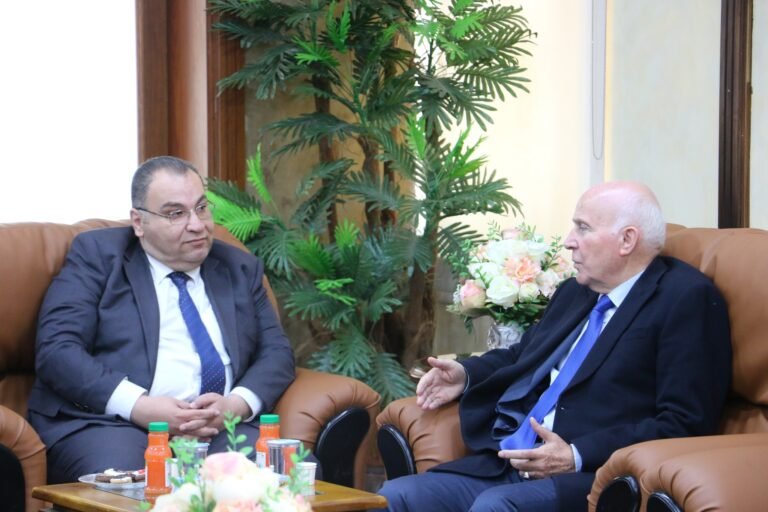 وفد من المركز الوطني لمكافحة الأوبئة والأمراض السارية يزور جامعة الزرقاء