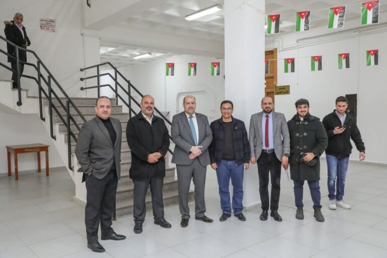 رئيس الجامعة الهاشمية بالوكالة يؤكد خلال جولته على جاهزية قاعات عقد امتحانات المستوى وتهيئة سبل الراحة والامان للطلبة