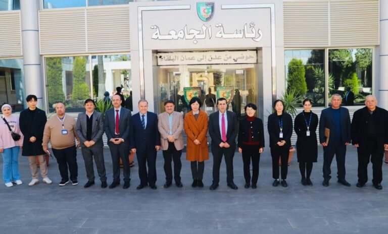 رئيس جامعة البلقاء التطبيقية يستقبل مديرة وكالة كويكا في الأردن ووفد من الخبراء من جامعة دونج يو الكورية