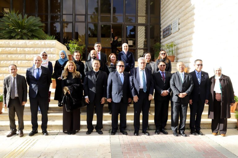 “عبيدات” يلتقي سفراء رابطة جنوب شرق آسيا (آسيان) في الأردن