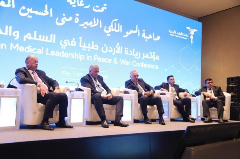 جانب من مشاركة رئيس جامعة العلوم والتكنولوجيا الأردنية الأستاذ الدكتور خالد السالم، في جلسات مؤتمر “ريادة الأردن طبيًا في السلم والحرب”