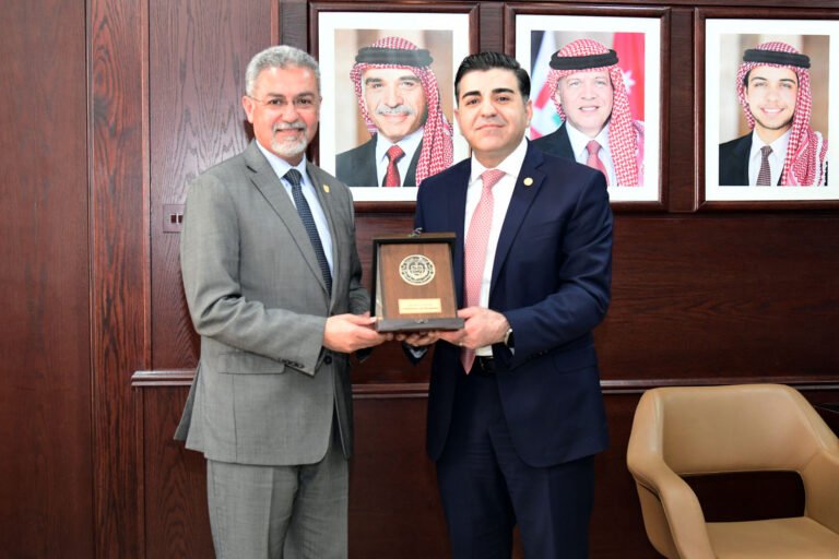 جامعة العلوم والتكنولوجيا وجامعة بيروت العربية تبحثان التعاون