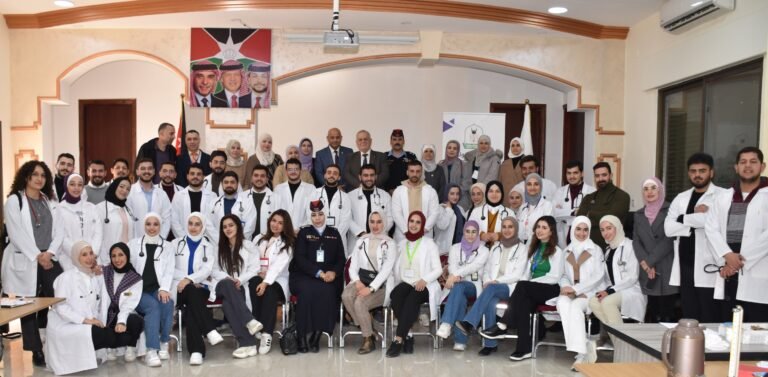 احتفالا باليوبيل الفضي.. “اليرموك” تُطلق مشروع العيادة الطبية المتنقلة