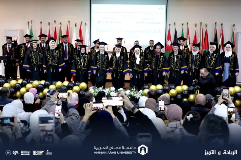 خريجو صيدلة “عمان العربية” يؤدون القسم القانوني ملتزمين بأخلاقيات المهنة