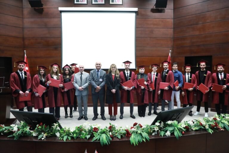 خريجو الدبلومات التدريبية في “الشرق الأوسط” مستعدون لسوق العمل بمتطلباته