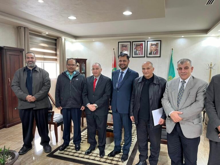 رئيس جامعة آل البيت الأستاذ الدكتور أسامة نصير يستقبل وفدًا ماليزيًا لتعزيز الشراكة والتعاون الأكاديمي