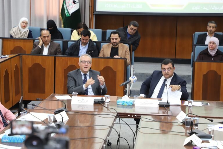 “اليرموك”: الخريشة يرعى فعاليات جلسة حوارية بعنوان “واقع وتحديات المشاركة السياسية في المجتمع الأردني: المرأة والشباب انموذجا”