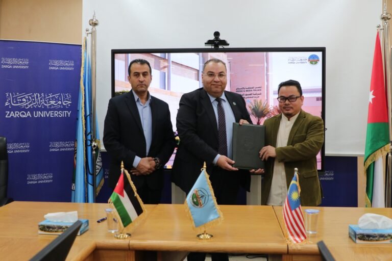 اتفاقية تعاون بين جامعة الزرقاء ومؤسسة ” أنا عربي” الماليزية