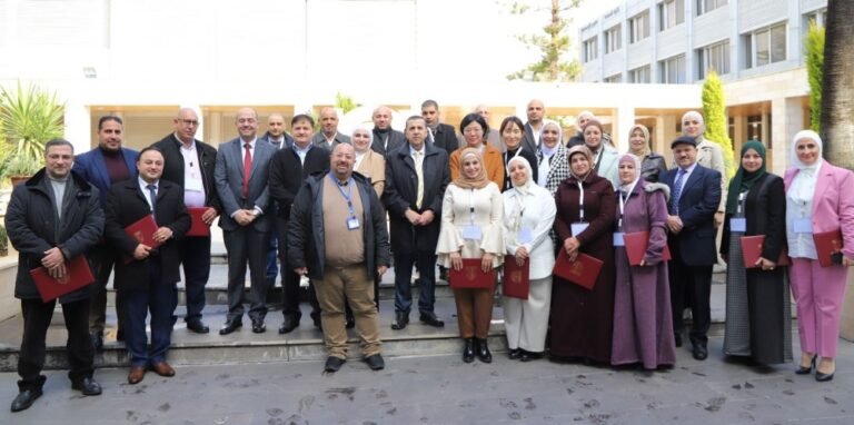 العجلوني يرعى تخريج المتدربين من برنامج التطوير الوظيفي المتقدمة في البلقاء التطبيقية