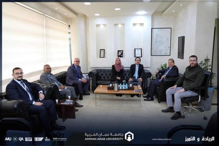 مباحثات لتعزيز التعاون الأكاديمي بين “عمان العربية” وسفارة مملكة تايلند