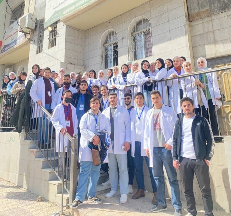 جامعة العلوم والتكنولوجيا تقيم يومًا طبيًا مجانيًا في مخيم غزة بمحافظة جرش