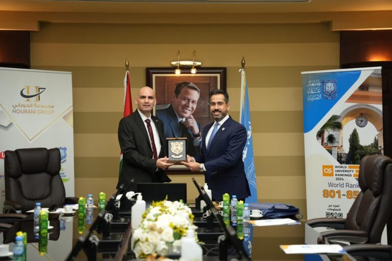 بحث التعاون بين جامعة عمان الأهلية وجامعة شرق البحر المتوسط القبرصية