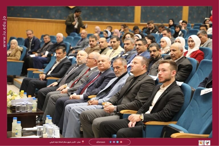 رئيس جامعة الإسراء يفتتح ورشة تدريبية بعنوان: الواقع الافتراضي والواقع المعزز “VR.AR.MR”