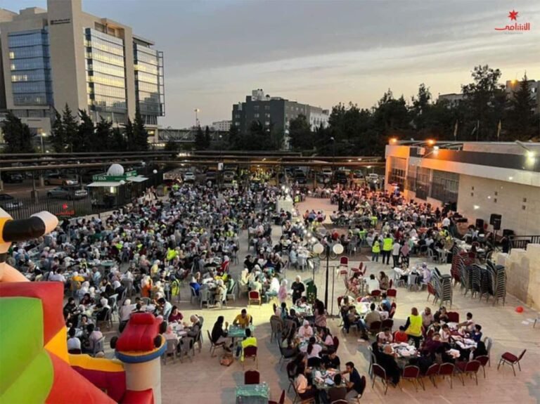 مآدب رمضان: عادة درج عليها طلبة “الأردنية” على جادّة رمضان الخير والمحبة