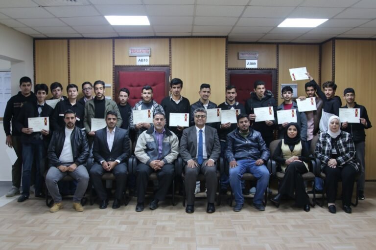 طلبة مدارس الجيزة يحظون بتجربة استوديوهات كلية “إعلام الشرق الأوسط”