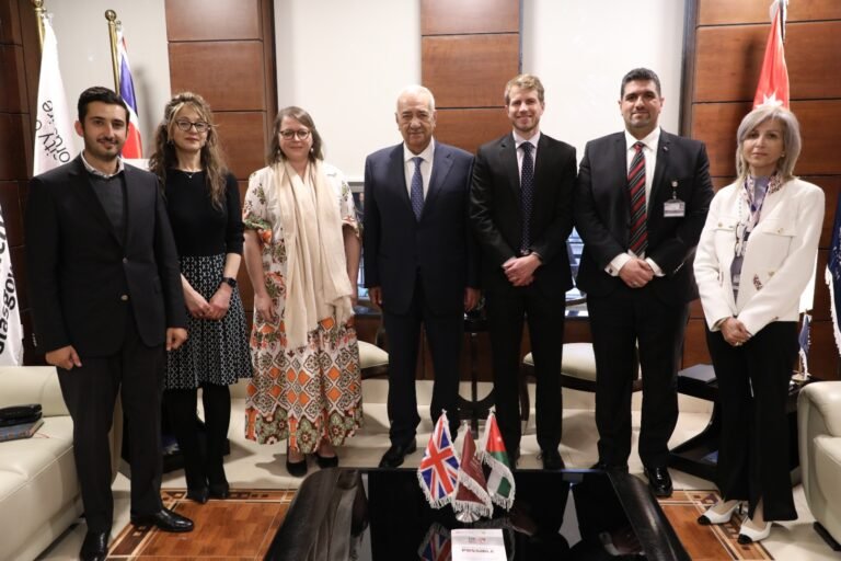رئيس أمناء “الشرق الأوسط” يلتقي نائبة السفير البريطاني ورئيس المجلس الثقافي البريطاني