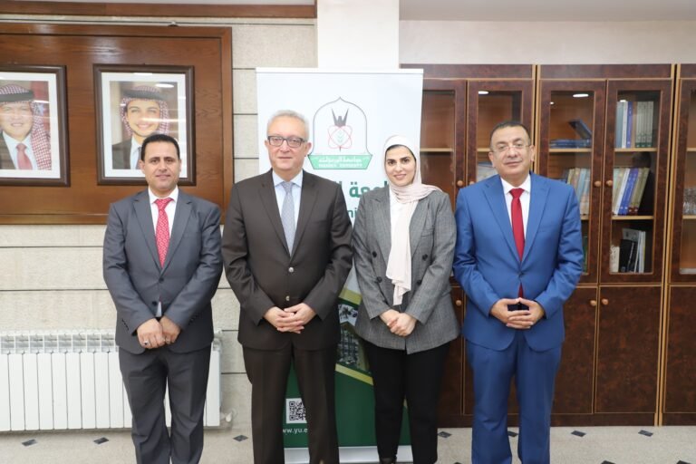 مذكرة تفاهم بين “اليرموك” و “مركز التوثيق الملكي”” لتعزيز الحركة الثقافية والعلمية