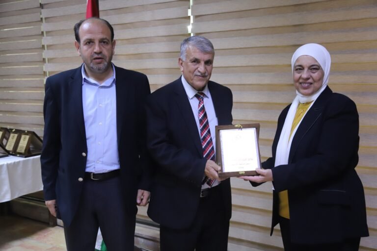 برعاية رئيس الجامعة الأردنية نادي أبناء الثورة العربية الكبرى يقيم إفطارا رمضانيًّا في “الأردنية”