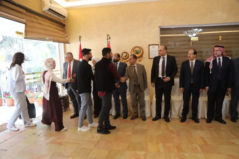 “عبيدات”: الأردن قوي ومنيع بقيادته ووعي شعبه ولا يحيد عن قضاياه