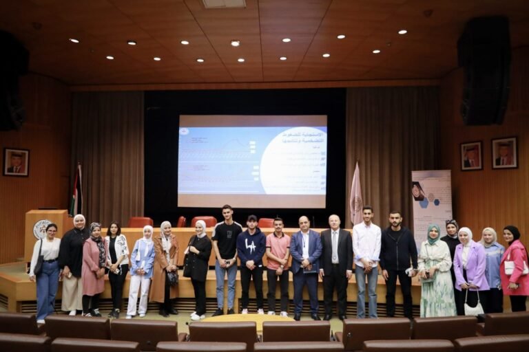 طلبة كلية المال والأعمال من العلوم الإسلامية يزورون البنك المركزي الأردني