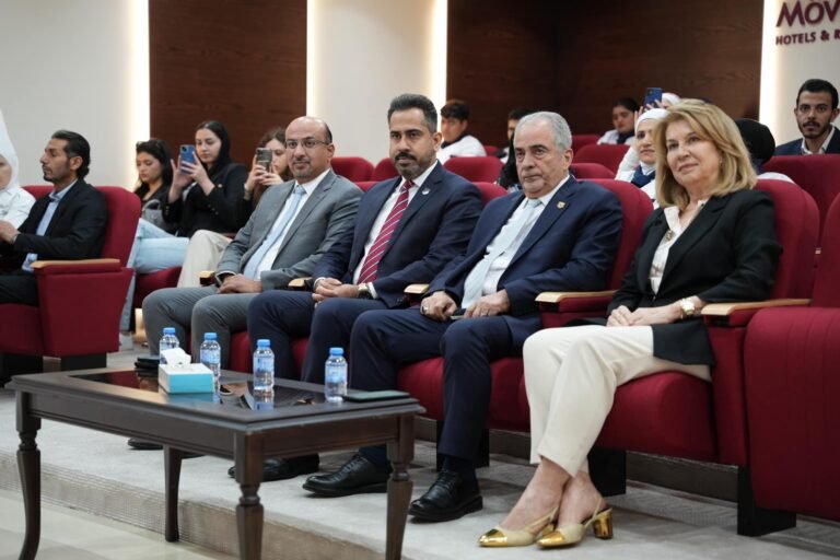 رئيس جامعة عمان الأهلية يكرّم المشاركين بفعاليات الإفطار الخيرية الرمضانية