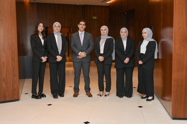 طلبة “أعمال الاردنية” يحتلون المركز الأول في مسابقة CFA Research Challenge محليا والمركز الثالث عربيا