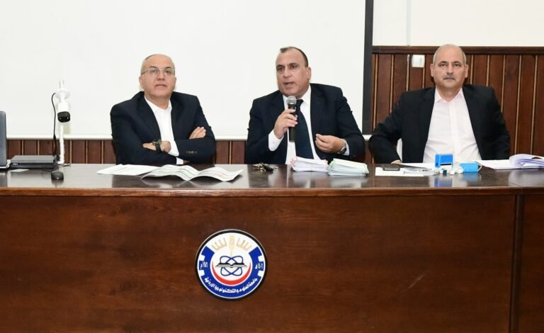 حوارية في جامعة العلوم والتكنولوجيا حول مشاركة الشباب الجامعي في الانتخابات.