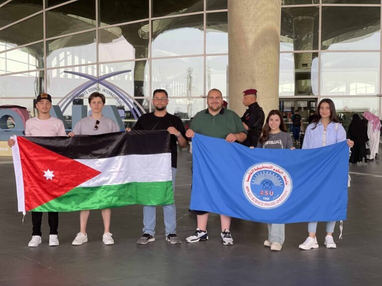 التطبيقية تمثل جامعات الأردن بفوز فريق طالبها عبادة العبداللات بالمركز الثاني لهاكاثون جامعة نيويورك العالمي