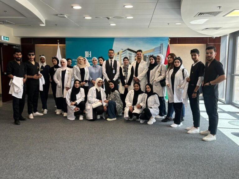 جامعة جدارا تنظم تدريبًا ميدانيًا لطلبة دبلوم إدارة المستشفيات بالتعاون مع مركز الحسين للسرطان