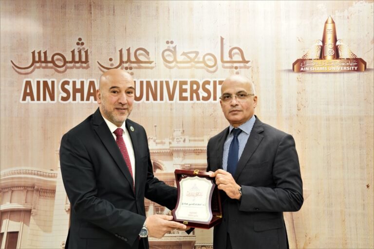 جامعة الزرقاء توقع مذكرة تفاهم مع جامعة عين شمس في مصر